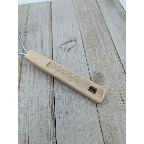 Vintage Potato Vegetable Masher Almond Handle Kitchen Utensil 10" - Picture 2 of 8